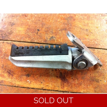 1984-93 Kawasaki ZX750G ZX900A Ninja GPZ900R Left Driver Foot Peg and Bracket 34028-1118 34028-1119